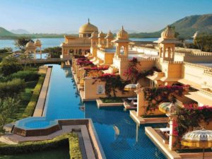 the-oberoi-udaivilas-in-india-has-a-gorgeous-pool-that-guests-can-swim-in-directly-from-their-private-rooms